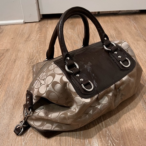 Coach Bag - Picture 3 of 6